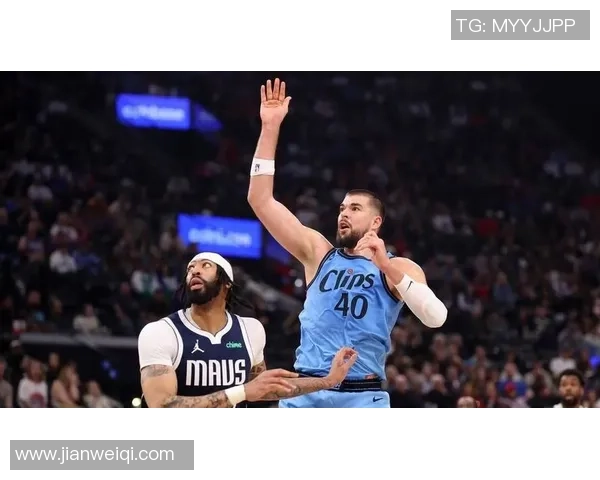 快船与独行侠第六场激战回顾球星对决与战术较量的精彩瞬间